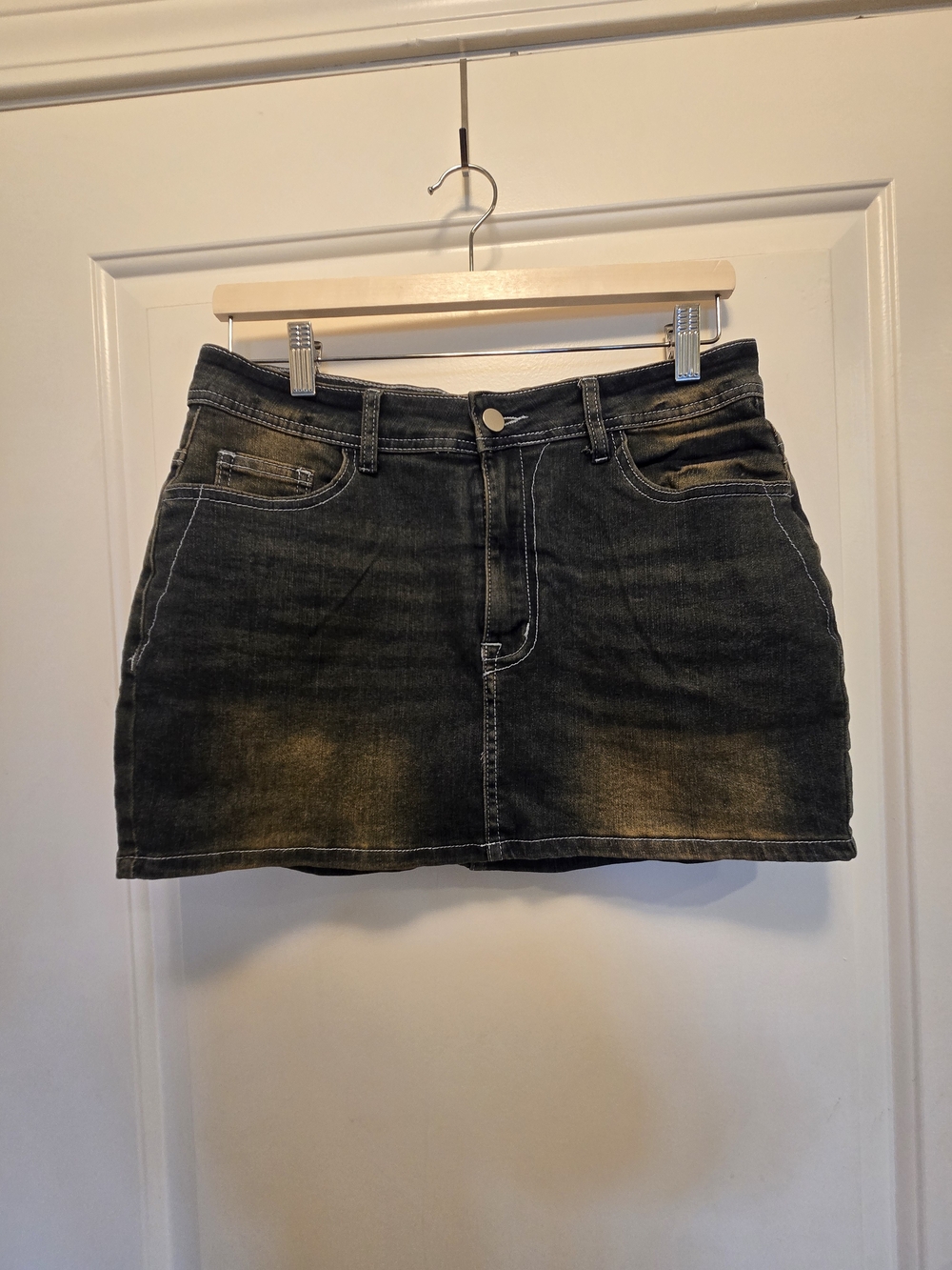 ROMWE Black Washed Denim Mini Skirt with Embelished Back And Shorts